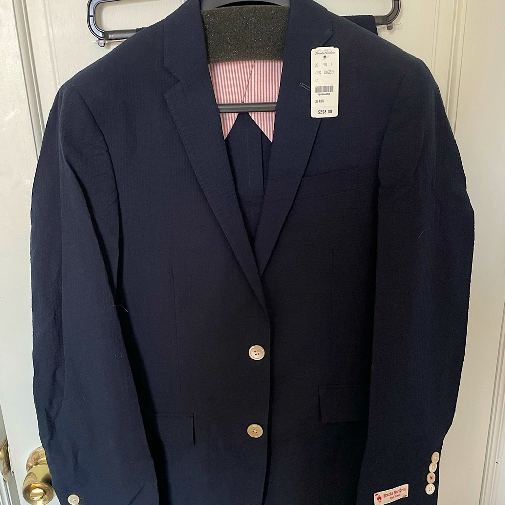 Brooks Brothers Navy Seersucker Slim Fit Suit - 36R jacket - 30/32 pant